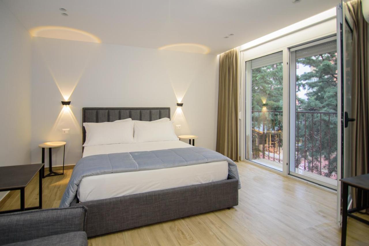 Palm Side Hotel Vlorë Extérieur photo