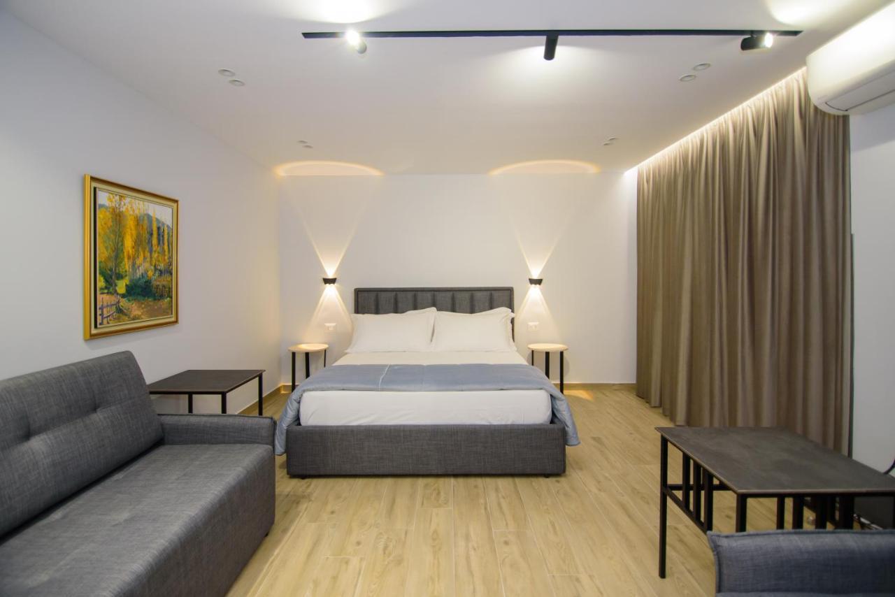 Palm Side Hotel Vlorë Extérieur photo