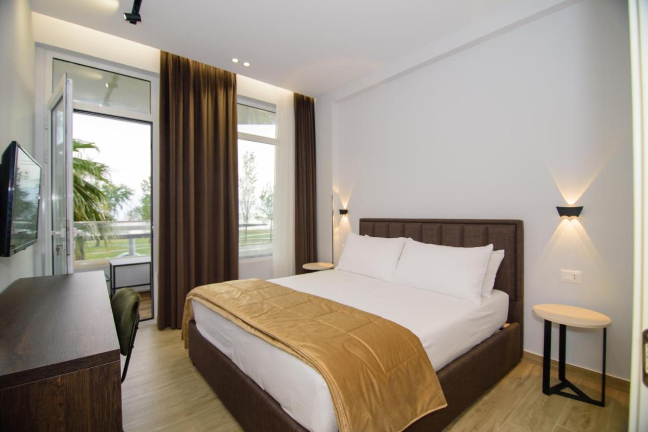 Palm Side Hotel Vlorë Extérieur photo