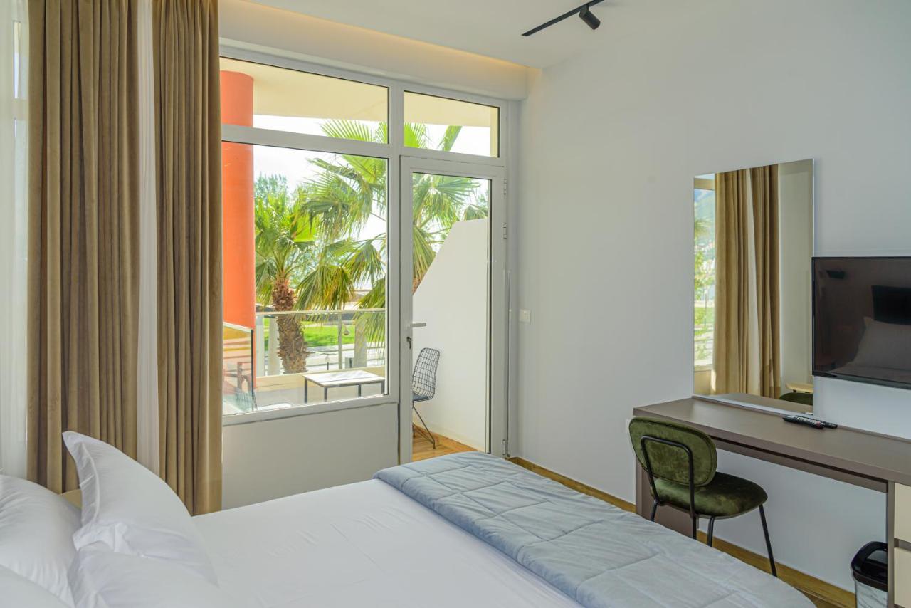 Palm Side Hotel Vlorë Extérieur photo